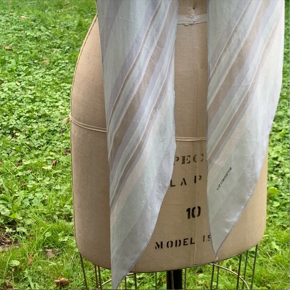 Liz Claiborne 100% Silk Scarf in Blue Tones - Picture 9 of 10